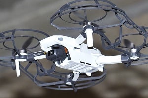 DJI「Mavic Mini」、ドローン専門家も驚く常識破りの性能