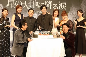 新田真剣佑、誕生日サプライズで特製ケーキに大はしゃぎ「すげー!」