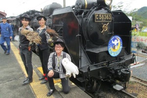 秩父鉄道「SL幸福のフクロウ号」東武動物公園のフクロウたちが同乗