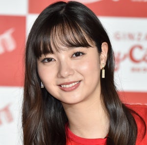 新川優愛、結婚後初のクリスマスの予定は「お休みがもらえたらいいな」