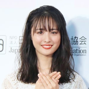 【動画】大友花恋、透け感たっぷりレースドレスで大人っぽく「20歳を迎えたので…」