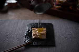 5,000円のツナ缶「ブラックレーベル鮪とろ」、200缶の限定販売