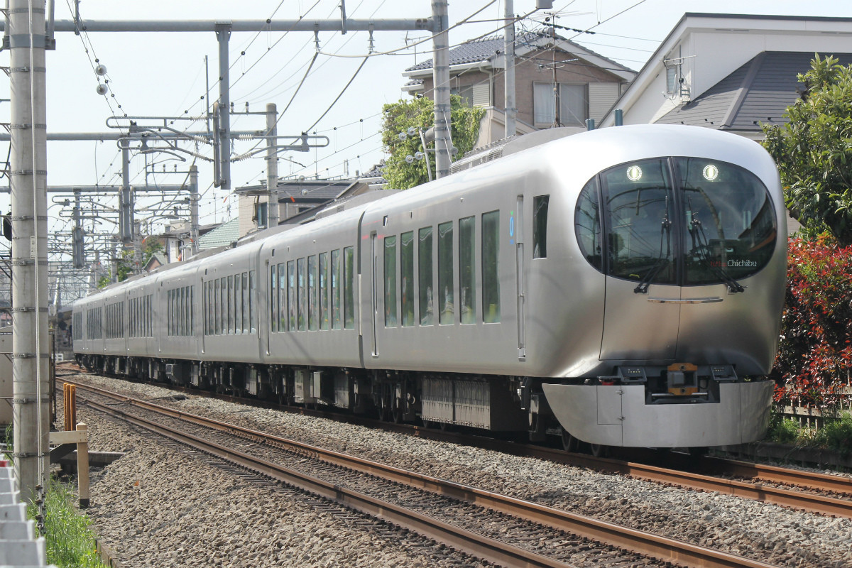 西武鉄道「ラビュー」で秩父方面へ - 窓の広さと質感の高さを実感