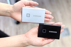 指紋認証が使えるポータブルSSD「Samsung Portable SSD T7 Touch」