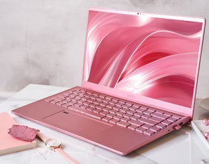 完全にピンク！ MSIから14型ノートPC「Prestige 14」特別限定版