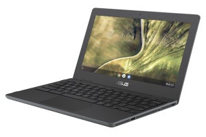 ASUS、落下の衝撃を和らげる側面バンパー付きChromebook