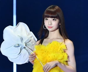 NGT48荻野由佳、ミニワンピでスタイルの良さ際立つ