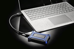 名刺サイズで耐衝撃性能に優れるポータブルSSD　アイ・オー