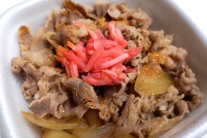 吉野家の牛丼、スマホで頼む？ 店舗で頼む？