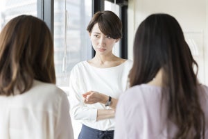 仕事を断り、顧客にタメ口……モンスター新人への対処法を専門家に聞く