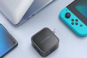 90W出力でもコンパクト、窒化ガリウム採用のUSB-C充電器　RAVPower