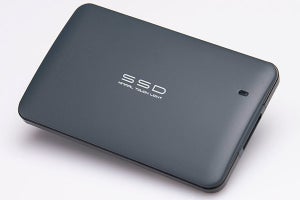 macOS上でWindowsを実行するソフトが標準で付属、ロジテックが小型SSD