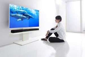 テレビを壁寄せできる、シャープ監修スタンド「S1」 - テレワーク活用も