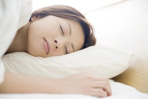 歯の痛みに波がある! 夜になると歯が痛む原因を医師が解説