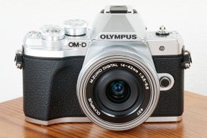 オリンパス、「E-M5 III」「E-M10 III」購入で最大2万円還元　