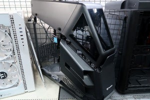 今週の秋葉原情報 - B550搭載マザーボードが一挙に登場、ヘリコプター風のオープンケースも