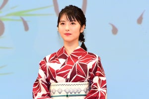 浜辺美波、キュートすぎる浴衣姿! 初キスシーン挑戦「どんなんなんだろう」