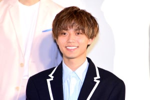 永瀬廉、ママチャリで秋葉原に登場! 伊藤健太郎らと"恋みくじ"結果は?