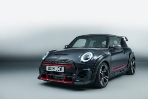 東京・丸の内に、MINI史上最速モデル「MINI John Cooper Works GP」展示