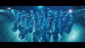 乃木坂46、ミニスカ＆ショーパンで撮影! 小室哲哉サウンドに合わせた「Route 246」MV