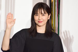 長澤まさみ、『コンフィデンスマンJP 英雄編』発表! サプライズにキャスト陣驚き