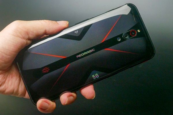 ゲーミングスマホ「RedMagic 5」レビュー - 性能やゲーム機能は文句なし