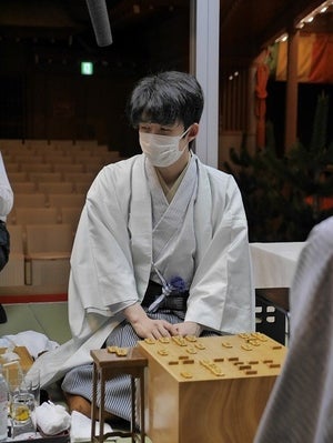 藤井聡太棋聖が二冠目獲得！　鋭すぎる攻めで木村一基王位の受けを突き破る　第61期王位戦七番勝負第４局