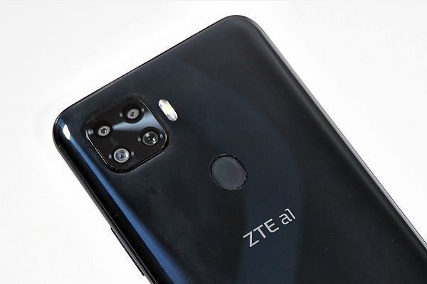 4眼カメラに5G対応でも低価格なスマホ、au「ZTE a1」の実力をレビュー