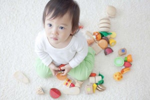 息子が毎日23時まで寝ない! 1歳半健診で叱られると思ったら……? 医師の一言に「素敵な先生」「ウチも寝ない」称賛と共感の嵐