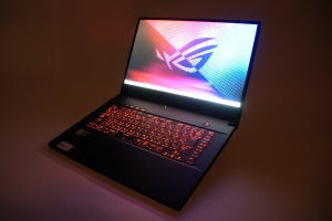 12スレッドCPUと上級GPUで固めた美麗4Kノート ASUS「ROG Zephyrus M15」レビュー