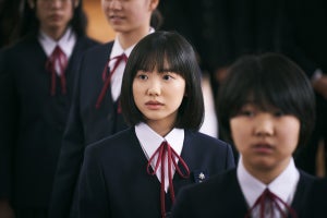 芦田愛菜、イケメン先生・岡田将生に一目惚れの瞬間! 熱視線送る映像公開