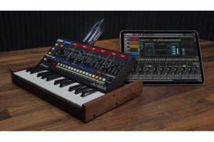 ローランド、PCやiOS機器と無線接続して音楽制作が行えるMIDIツール