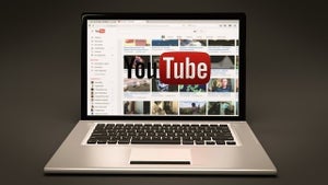 YouTubeのプレミア公開･配信とは? ライブと何が違うの? 後から見られる?