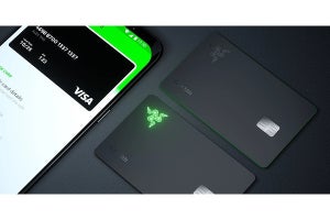 Razer、決済時に光るVISAプリペイドカード - 世界初