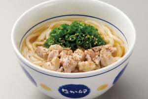 なか卯、季節の定番「鶏塩うどん」発売 - 鶏油と藻塩で深みのある味わい