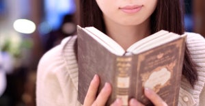 音読の効果とは? 読解力向上にストレス軽減などのメリットとおすすめの本