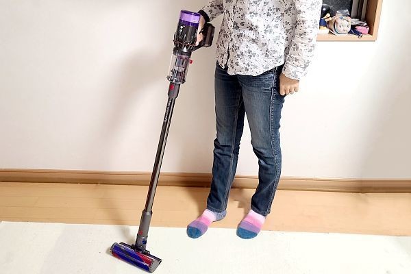 ダイソン史上最軽量のコードレス掃除機、重さ1.5kgの「Dyson Micro」