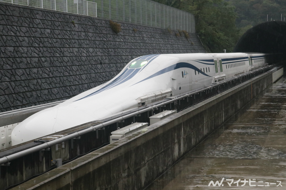 JR東海、超電導リニアL0系の改良型試験車を公開 - 500km/h走行も