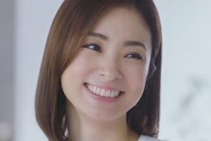 上戸彩の炭酸水“愛”「20歳くらいからずっと好き」「お風呂で飲んだり」