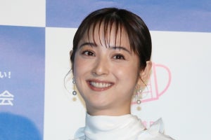 佐々木希、夫・渡部の不倫騒動後初の公の場　笑顔で“安心マーク”PR