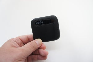 こんなに小型軽量で2TBかよ！ 「Crucial X6 Portable SSD」レビュー