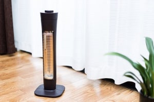 ハロゲンにカーボン、オイル……電気ストーブの電気代、どれが安い?