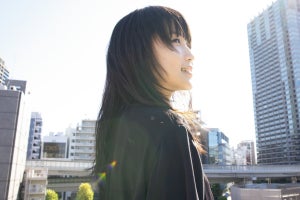 元・モー娘。鞘師里保、5年ぶりグラビア「自信をもって表現を」