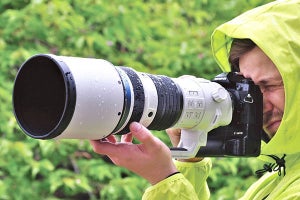 オリンパス、超望遠ズーム「150-400mm F4.5」　1,000mmでも手持ち撮影可能