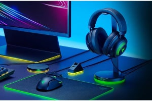 Razer、7.1サラウンドサウンドをサポートするヘッドセットスタンド型USBハブ