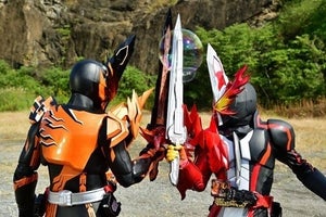 『仮面ライダーセイバー』映画の場面写真公開、剣に本物の炎を纏わせた撮影カットも