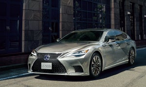 LEXUS、新型「LS」発売 - 新規外板色「銀影ラスター」を設定