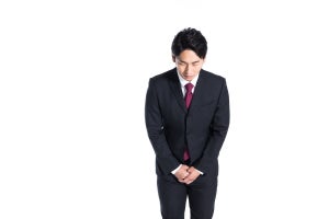 何卒(なにとぞ)の意味とは? 使い方や「何卒よろしく…」など例文を多数紹介