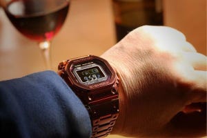 G-SHOCK新作を写真で - 艶めくバーガンディ。タフな大人の色気「GMW-B5000RD」