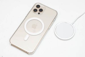 「iPhone 12はペースメーカーなどの医療機器から15cm離して」アップルが指針